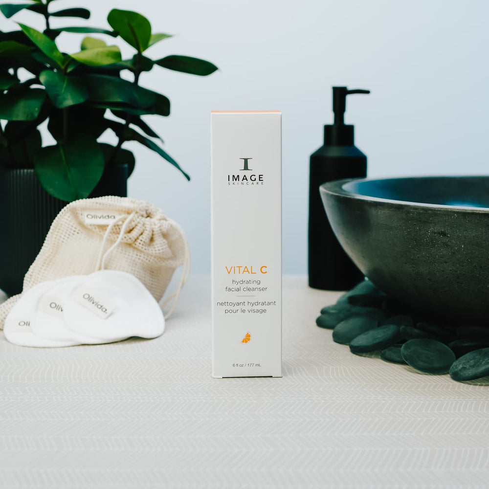 Image Skincare 2021 Vital C Hydrating Facial Cleanser Olivida Voorkant Verpakking