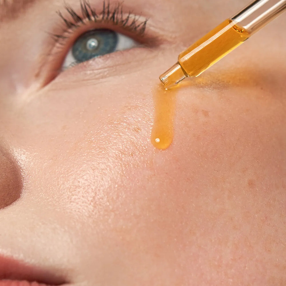 Image Ageless Retinol Pure Liquid Retinol 0.1 Model Close Up