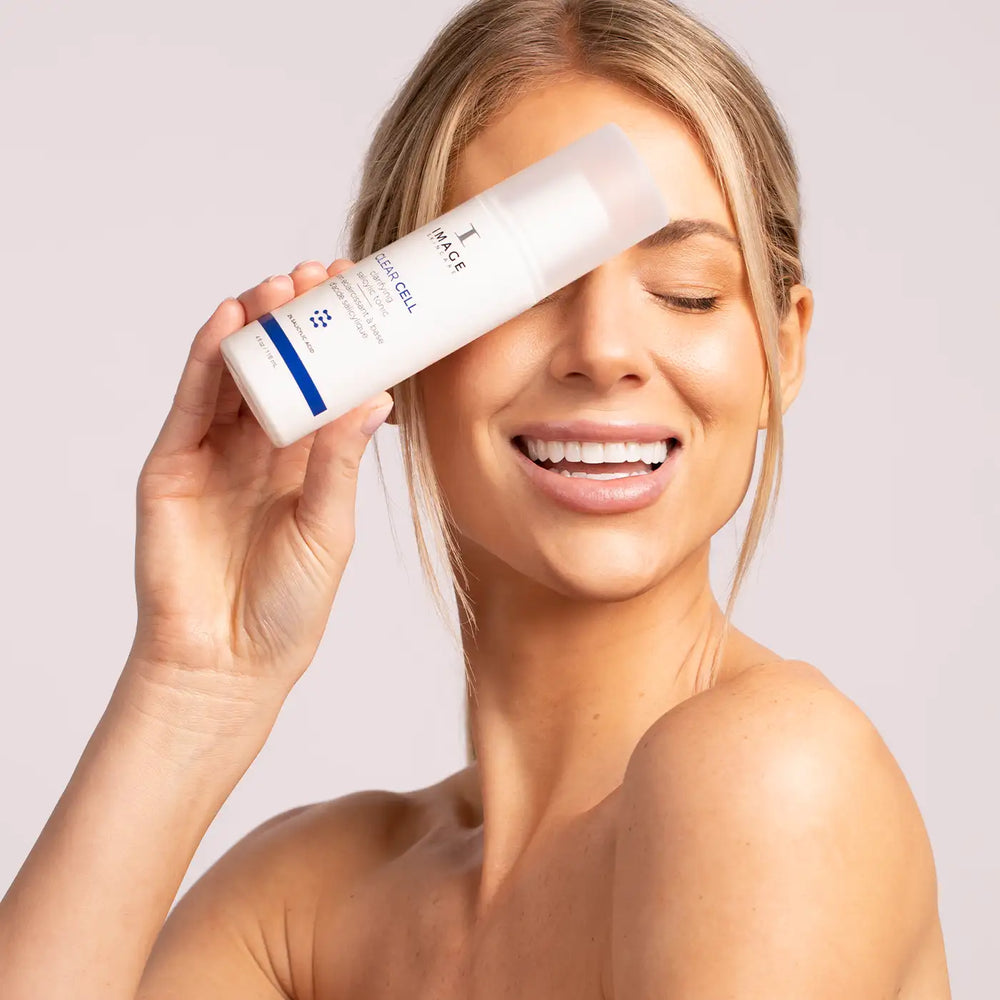 Image Skincare Clear Cell Clarifying Salicylic Tonic Model