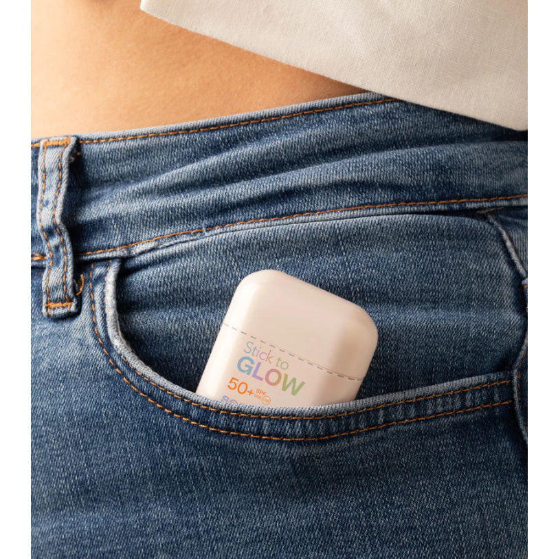 Sensilis Stick To Glow SPF50 Lifestyle Texture