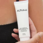 ALPHA-H - Daily Essential Moisturiser SPF 50 - model 4