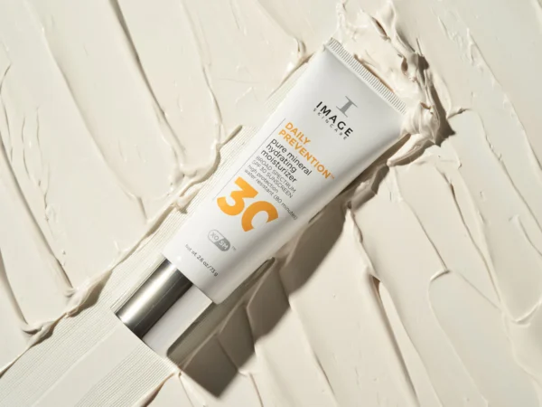 Image Skincare - Daily Prevention - Pure Mineral Hydrating Moisturizer - SPF30 - Lifestyle